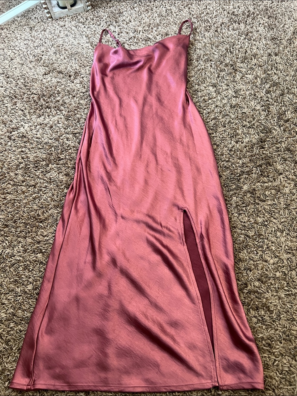Justify Rose Satin Slip Dress with Side Slit

    Bundle discount available 💕